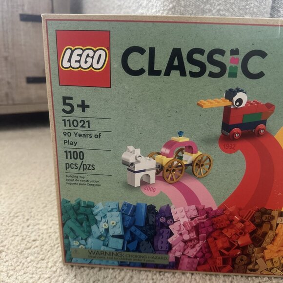 Lego Classic 90 Years of Play! Set # 11021 Sealed NEW 1100 pieces Retired Set - Picture 3 of 10